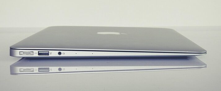 2022 MacBook Air | 13.6-Inch with M1 Chip | 8–Core CPU 8-Core GPU | 256GB Flash Storage | 8GB RAM