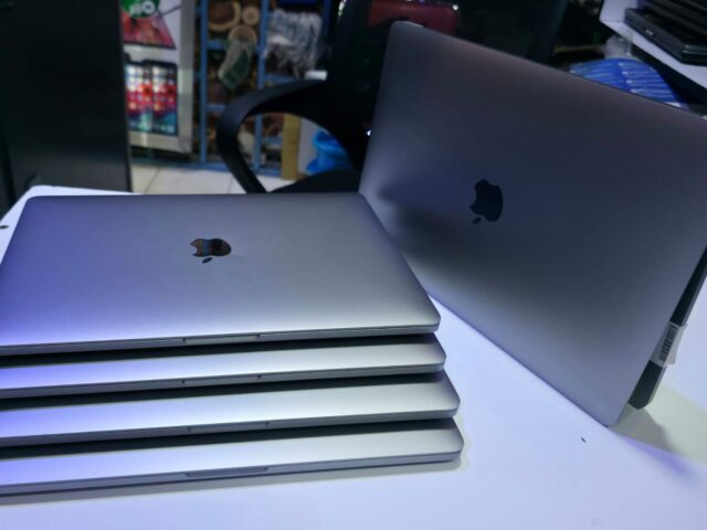 2020 Macbook Pro M1 512GB/16GB