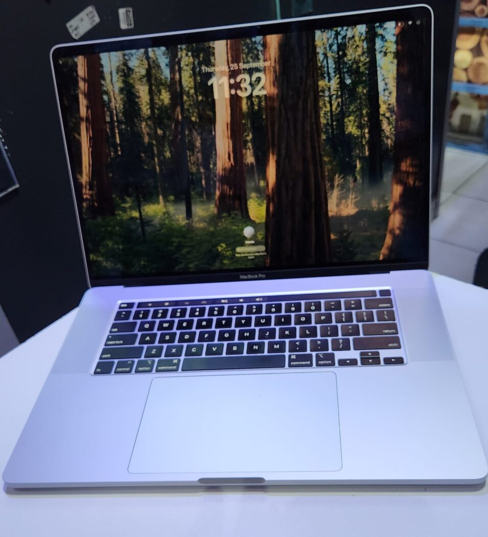 2019 Macbook Pro 16-inch | intel core i9 2.3ghz 8-core | 32GB LPDDR4 Memory | 1TB Flash Storage | 8GB Radeon Pro Graphics | Retina Display with TrueTone Technology | Touchbar and Touch ID