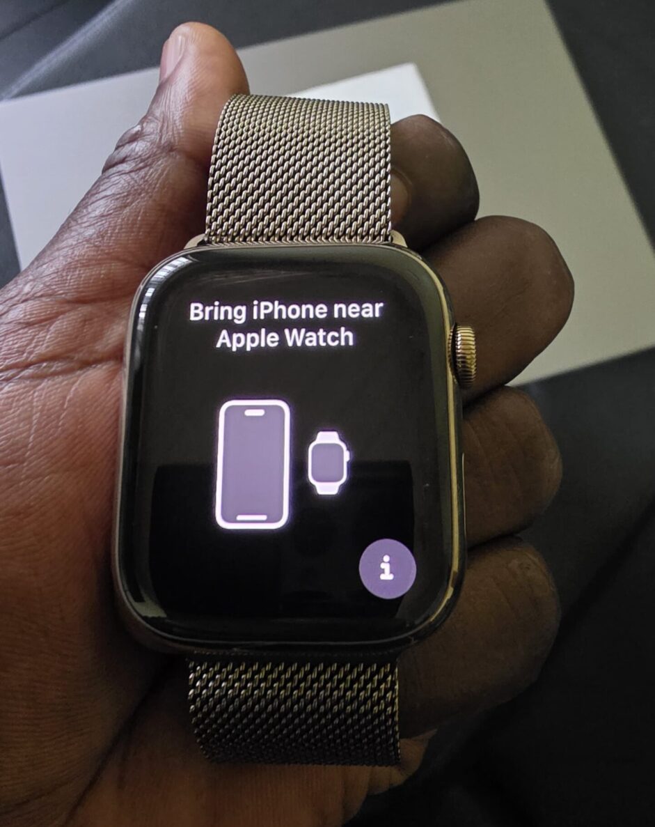 Apple watch series 8 45mm GPS + Cellular with Melanese Loop