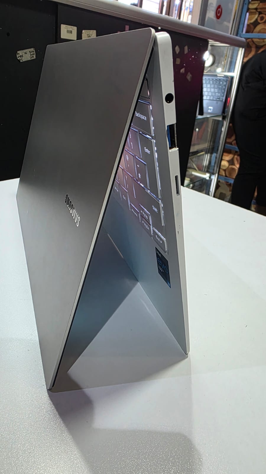 Samsung Galaxy Book Pro 13-Inch – Intel Core i7, 16GB RAM, 512GB NVMe SSD