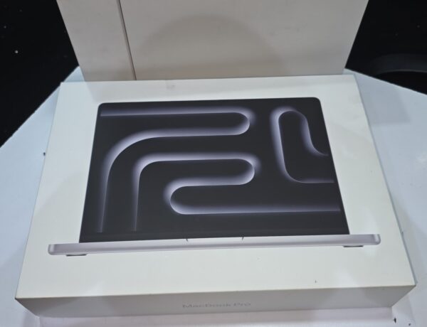 Apple 2025 MacBook Pro with M5 Chip,1TB (Silver)